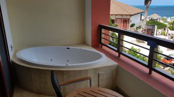 Cancun Airport to Secrets Playa Mujeres Golf & Spa Resort Transfer