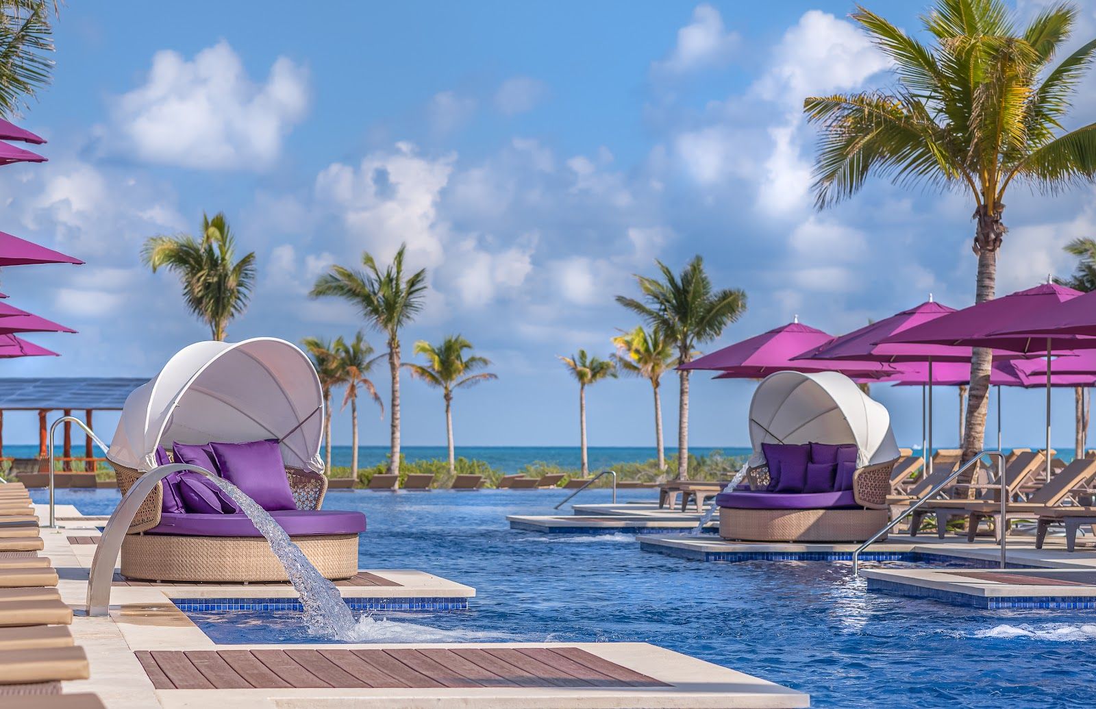Cancun Airport to Planet Hollywood Cancun By Royalton, An Autograph Collection All-inclusive Resort Transfer
