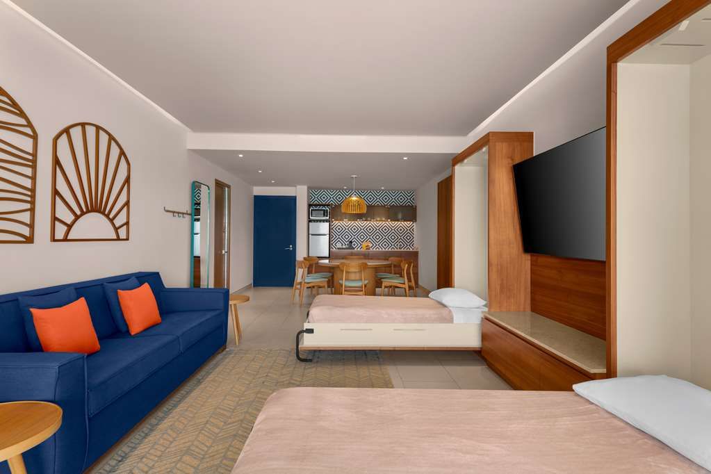 Traslado Aeropuerto Cancun a Hilton Cancun Mar Caribe All-inclusive Resort