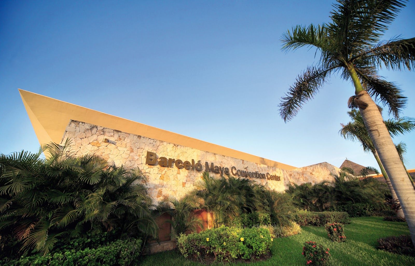 Traslado Aeropuerto Cancun a Barceló Maya Tropical - All Inclusive