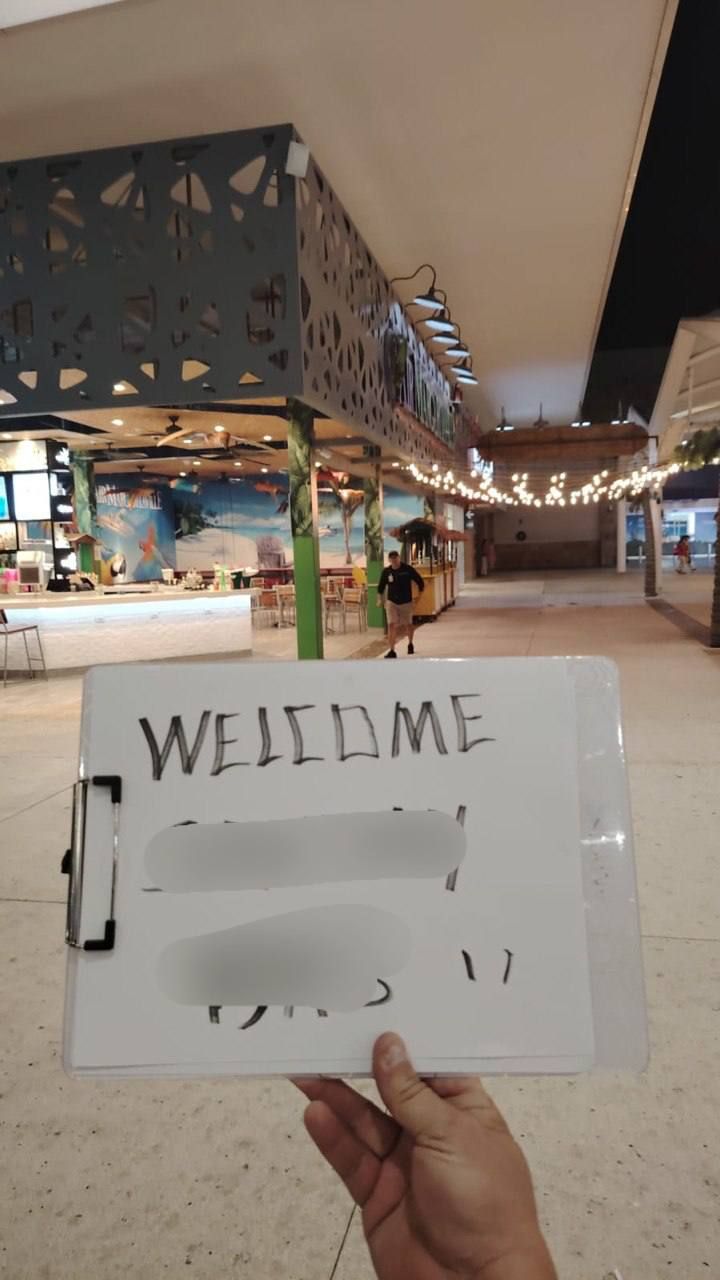 Social Car Cancun driver sign example 4